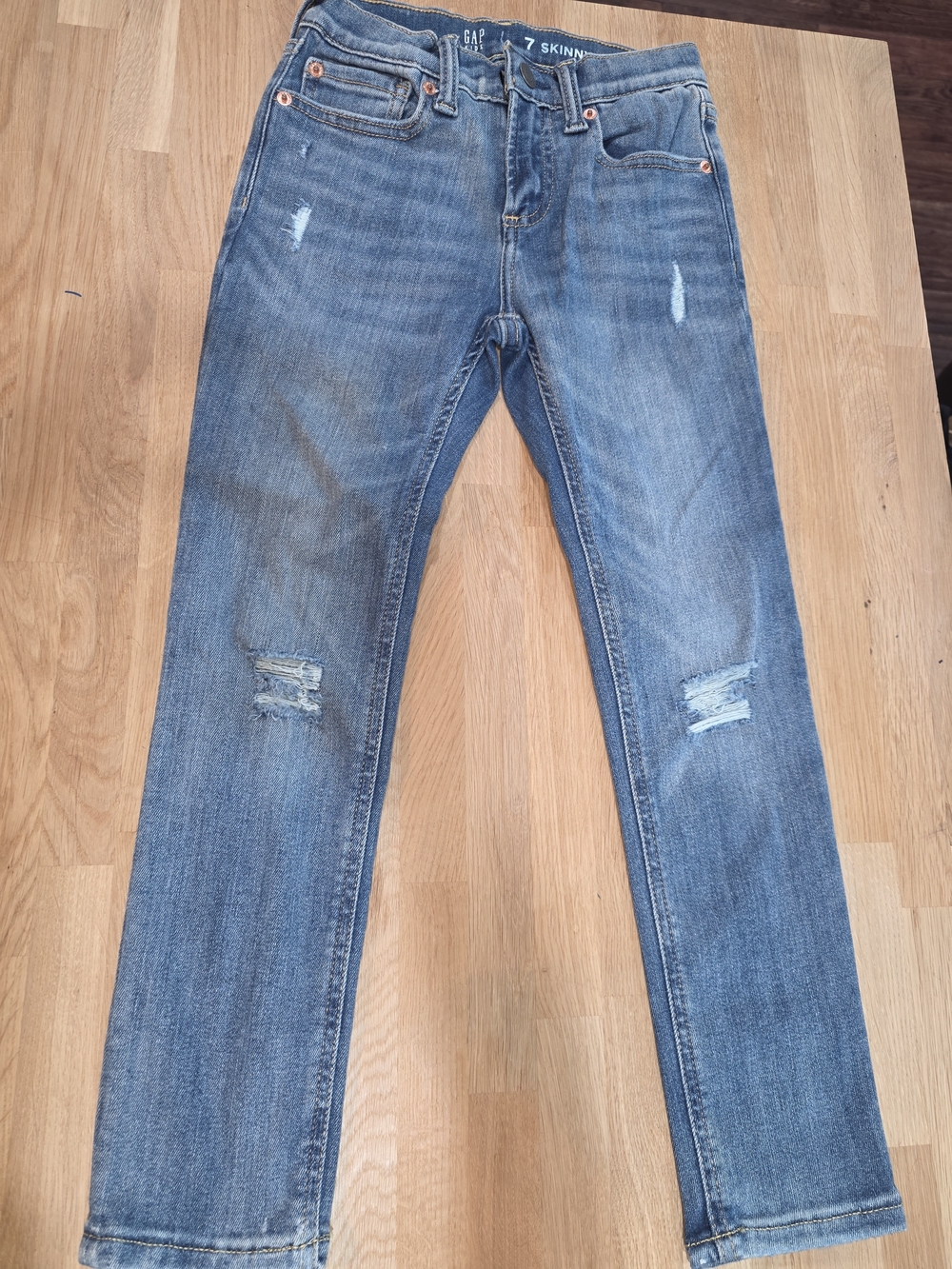 GAP Girls Skinny Jeans in Faded Blue with Knee Distressing Sz 7 NWOT
